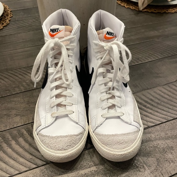 Nike Shoes - 🤍Authentic high-top Nikes🤍